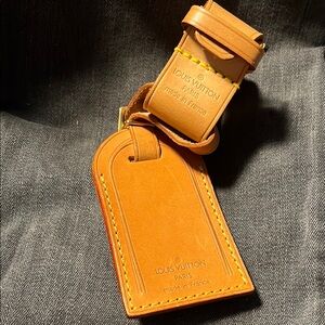 Louis Vuitton large Tan Leather luggage tag